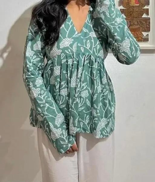 Classy Graceful Women Tops & Tunics